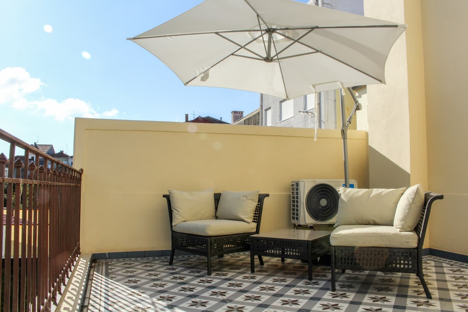 Classic Comfort at Porto Center