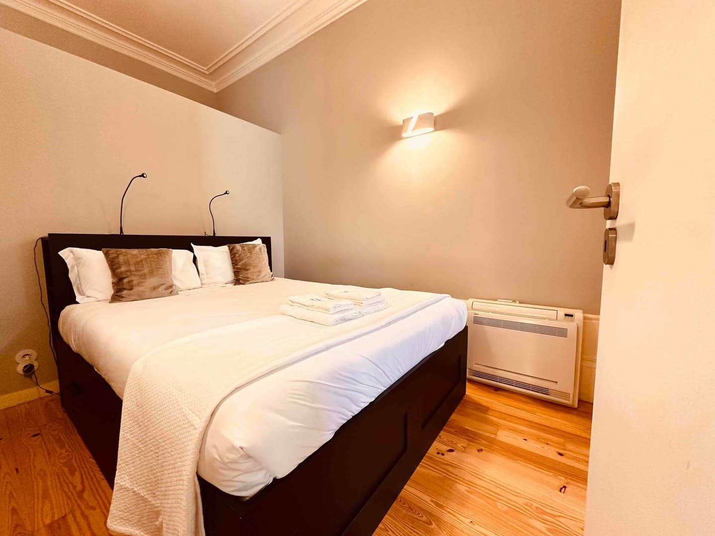 Classic Comfort at Porto Center