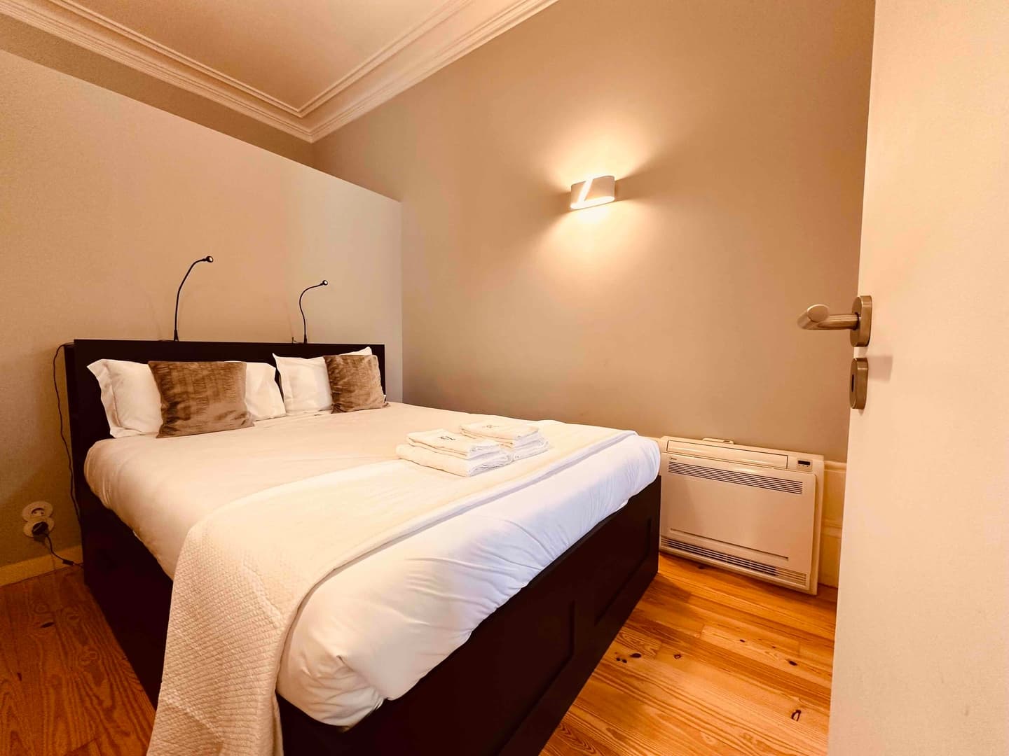 Classic Comfort at Porto Center