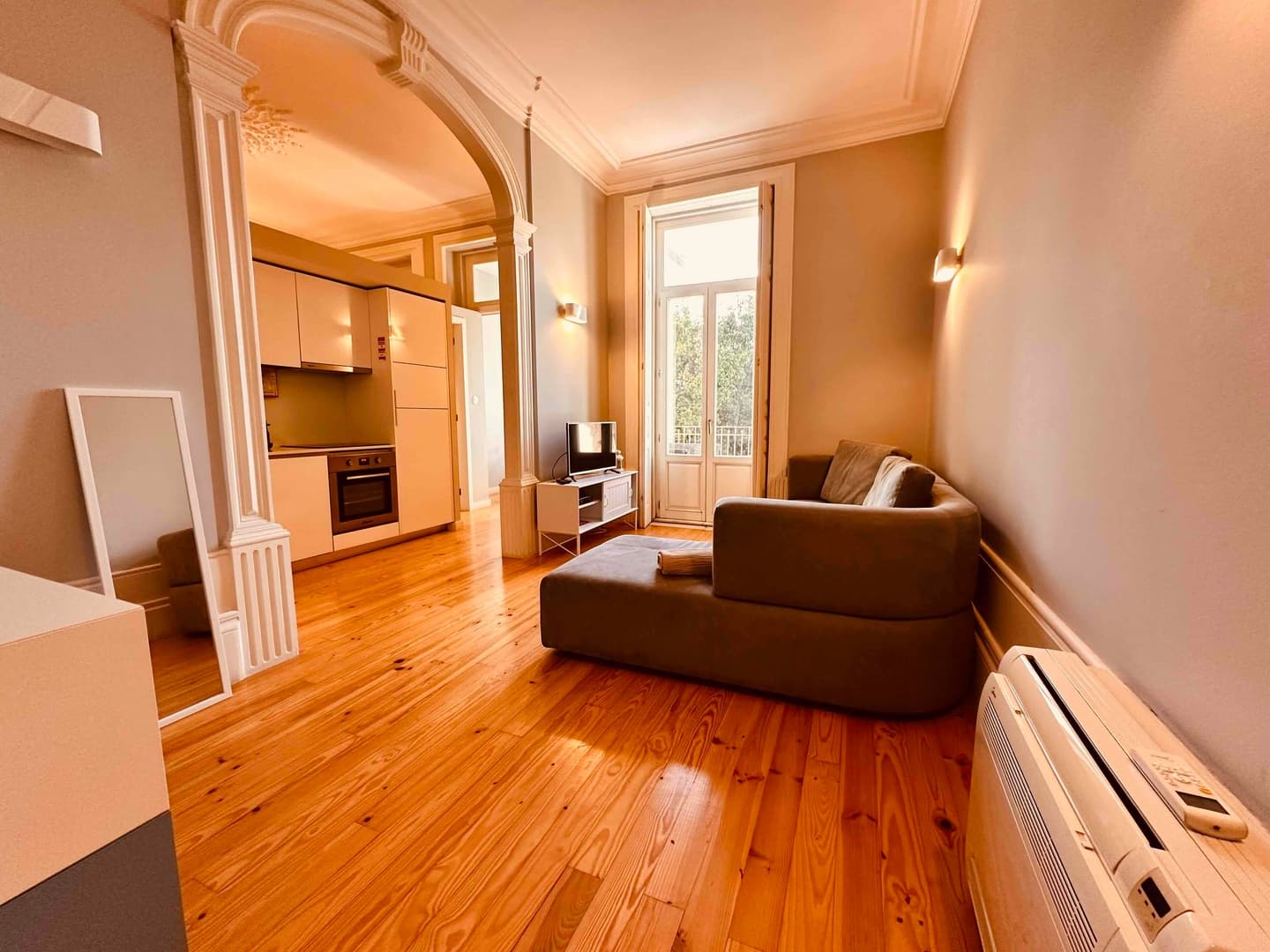 Classic Comfort at Porto Center