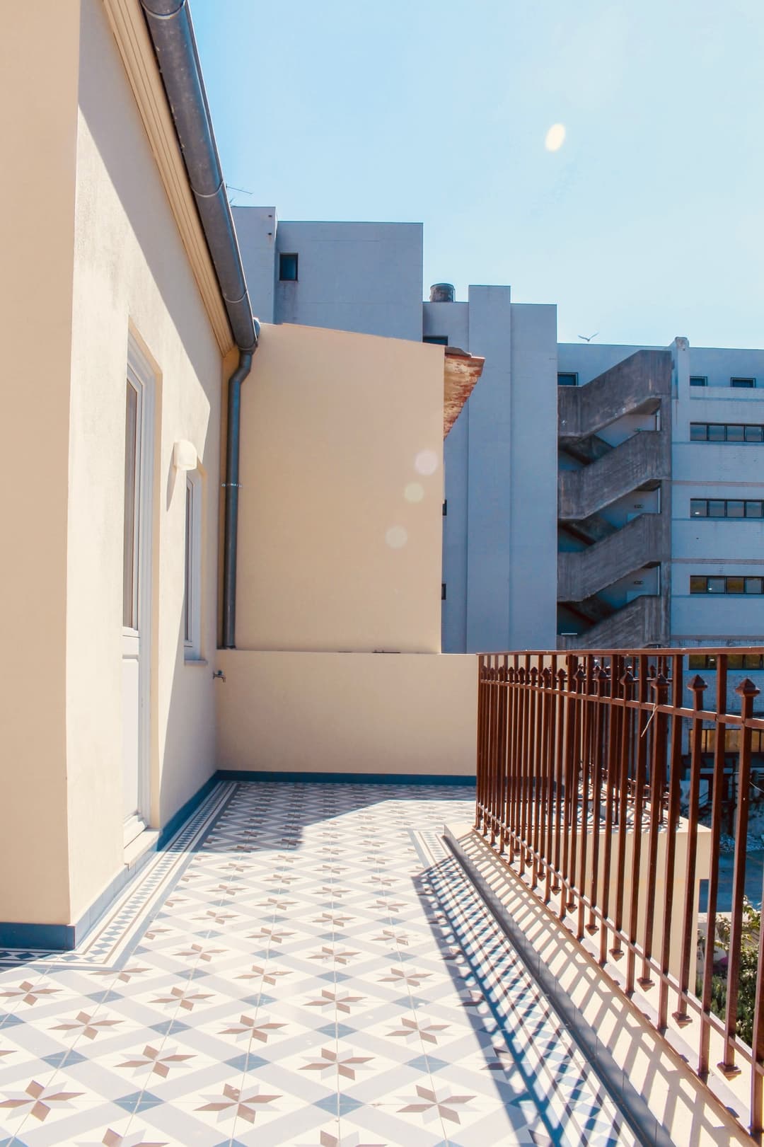 Classic Comfort at Porto Center