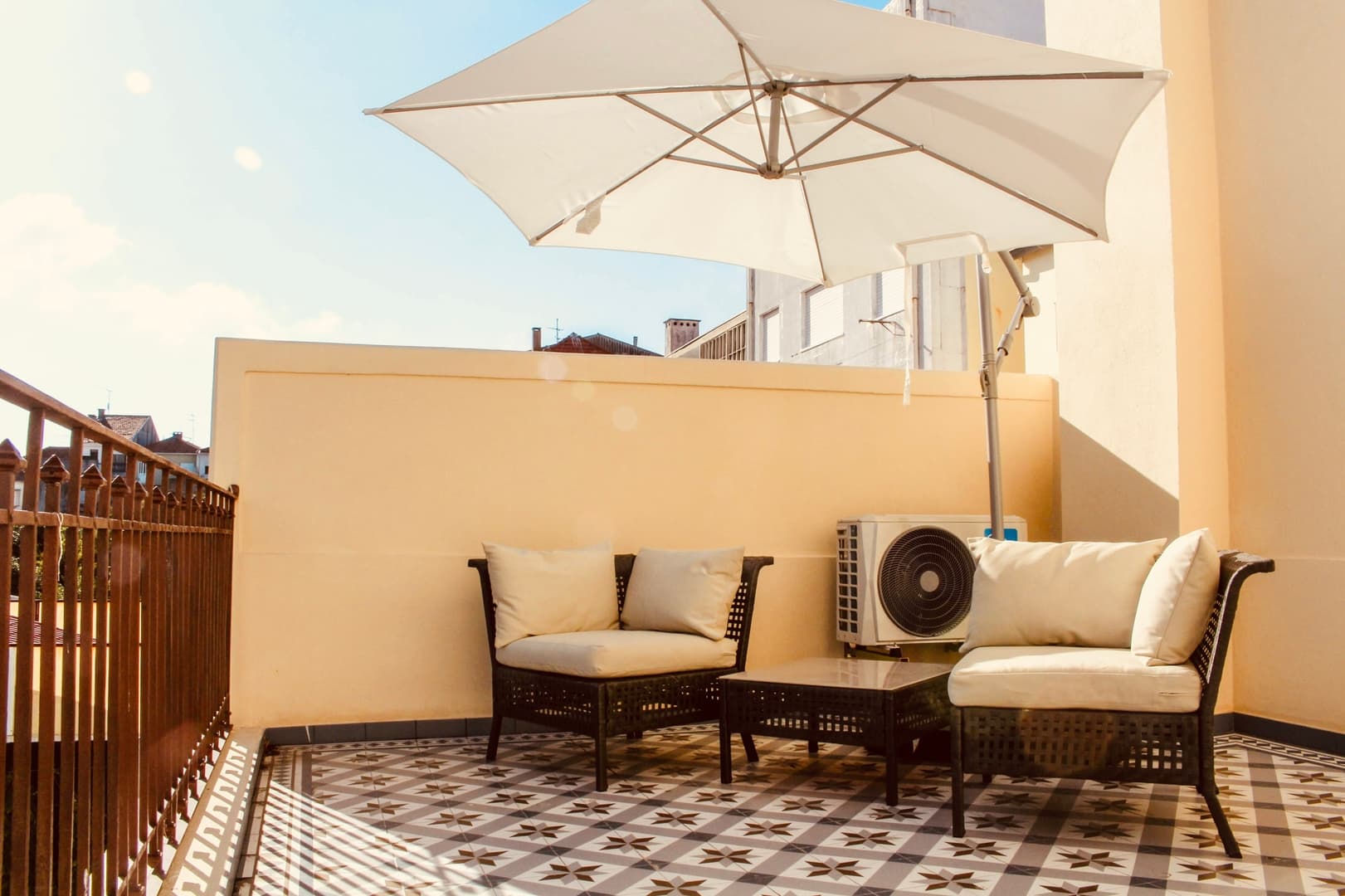 Classic Comfort at Porto Center